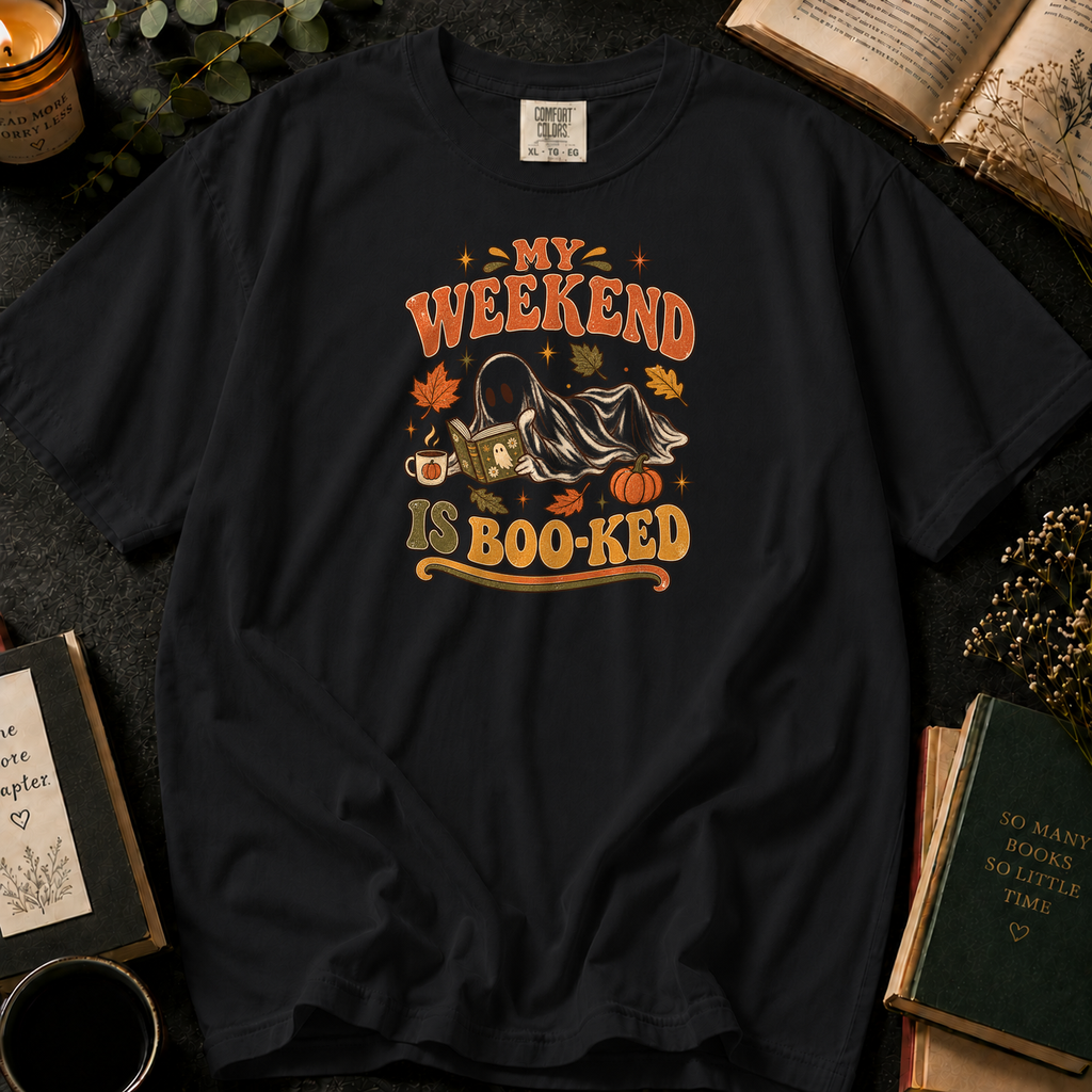 Cozy Spooky Reading T-Shirt in Black, Between the Pages