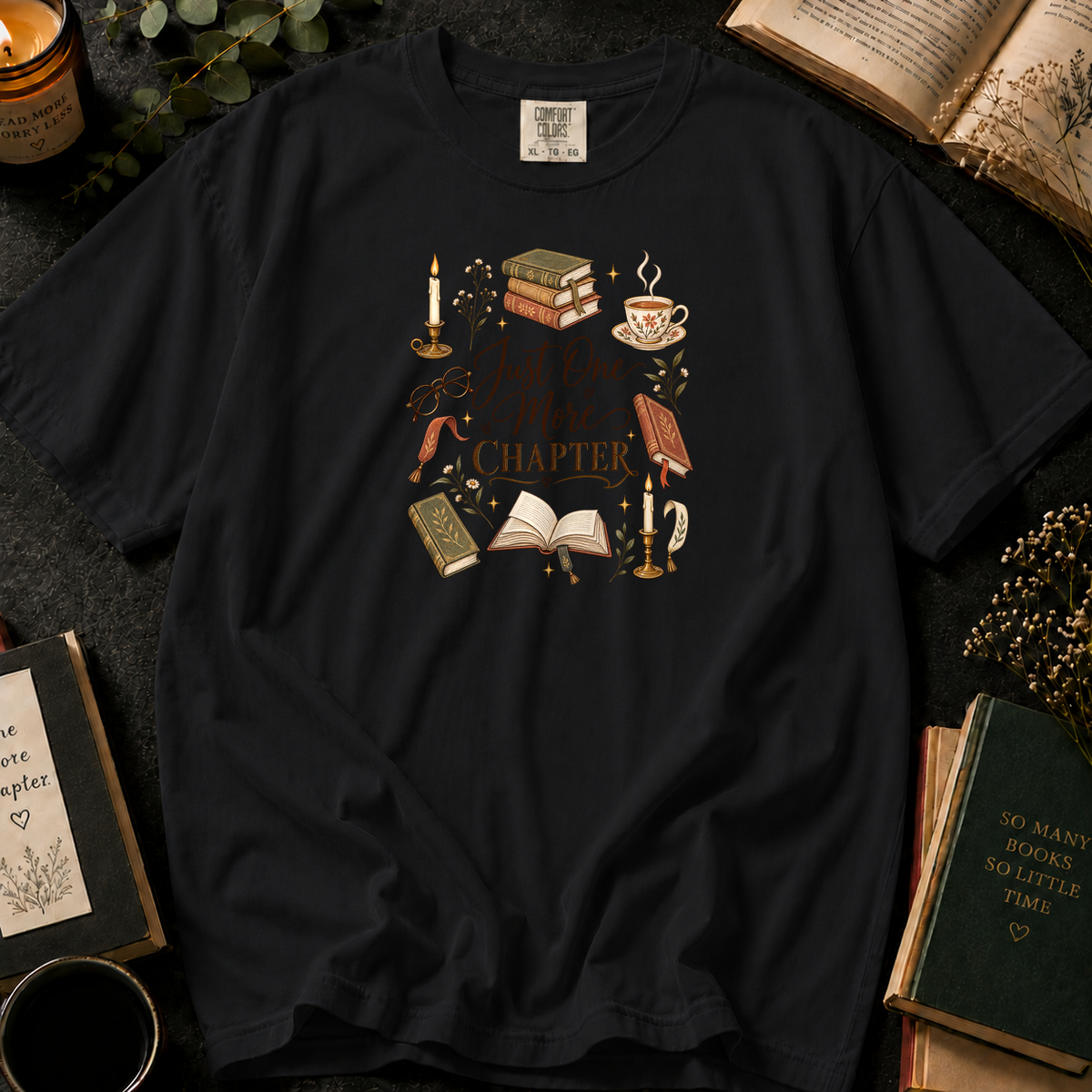 Just One More Chapter T-Shirt in Black, Between the Pages