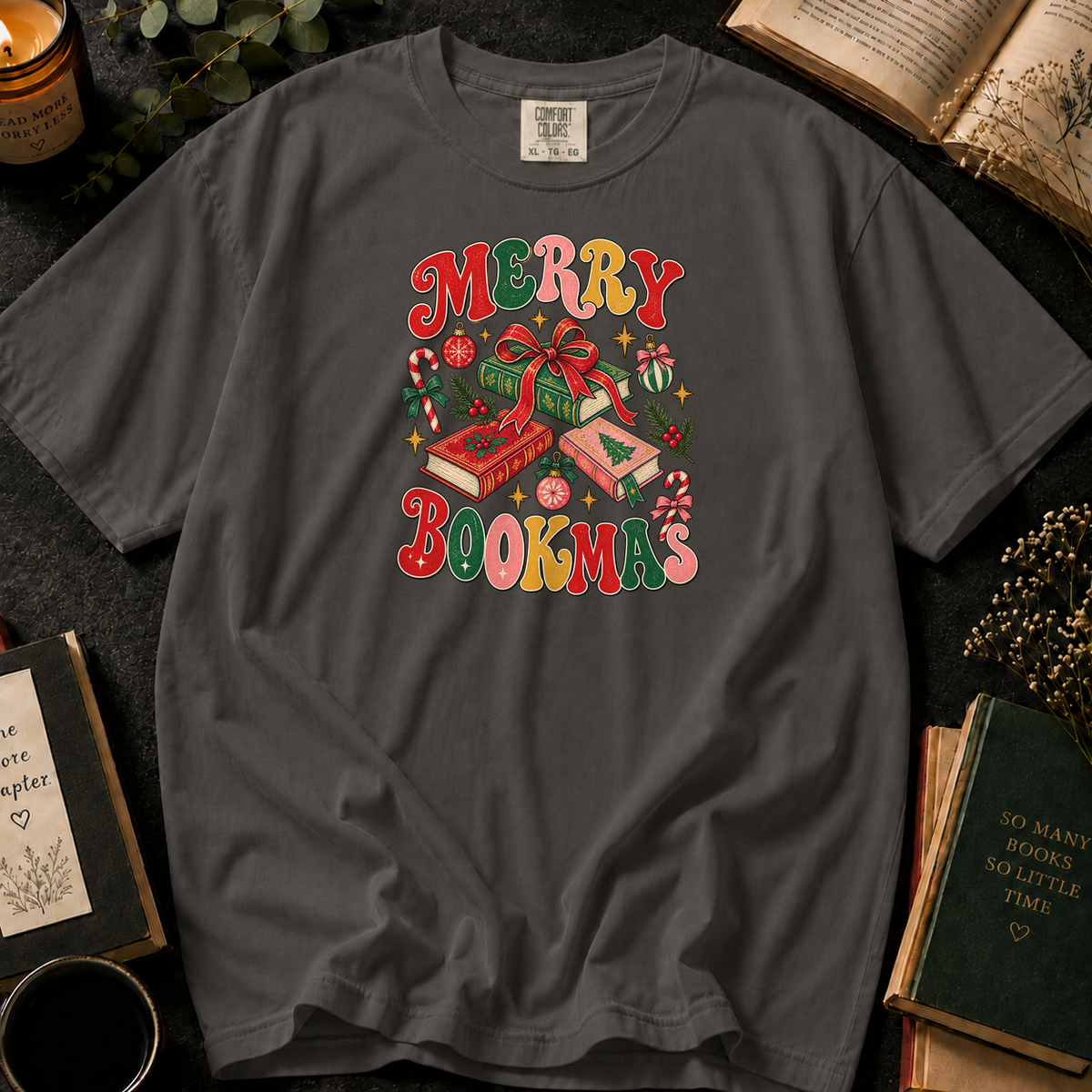 Merry Bookmas T-Shirt in Pepper, Between the Pages